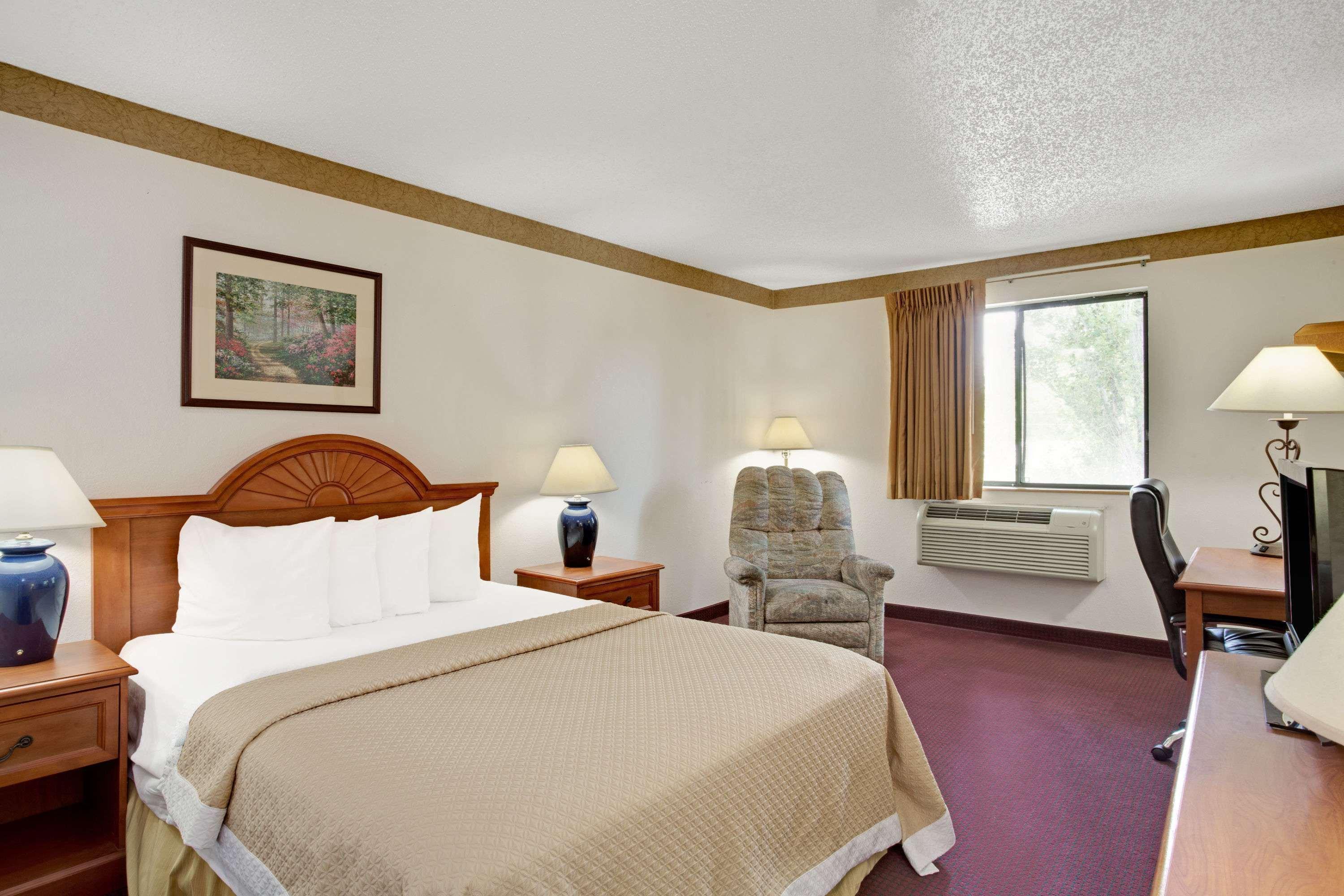 Antelope Inn & Suites Clearfield Екстериор снимка