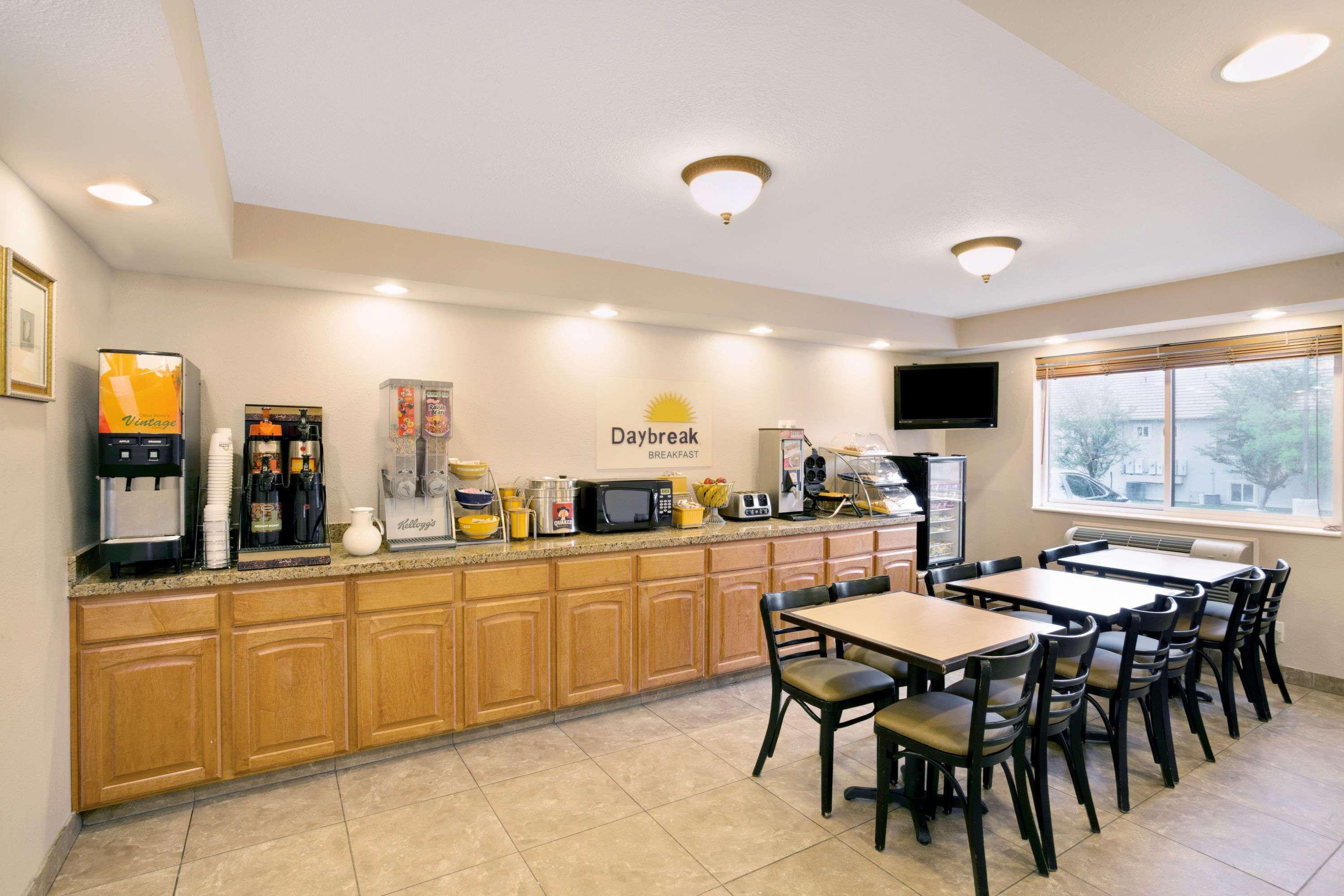 Antelope Inn & Suites Clearfield Екстериор снимка
