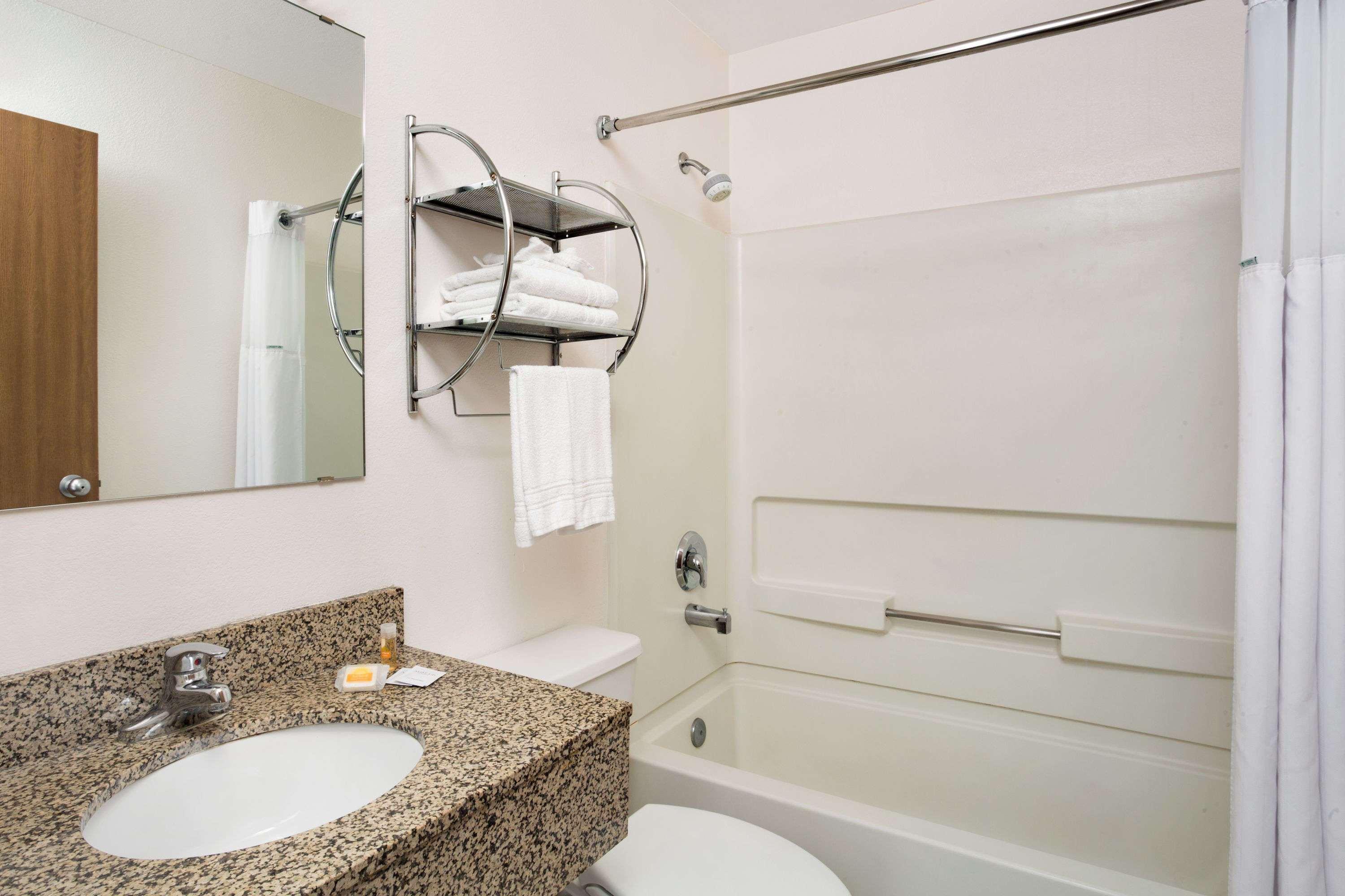 Antelope Inn & Suites Clearfield Екстериор снимка