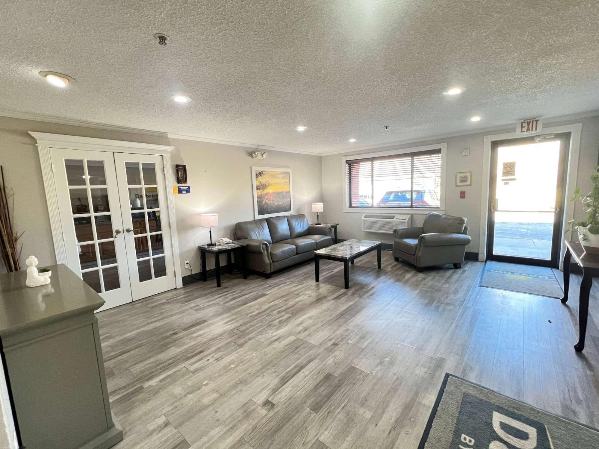 Antelope Inn & Suites Clearfield Екстериор снимка