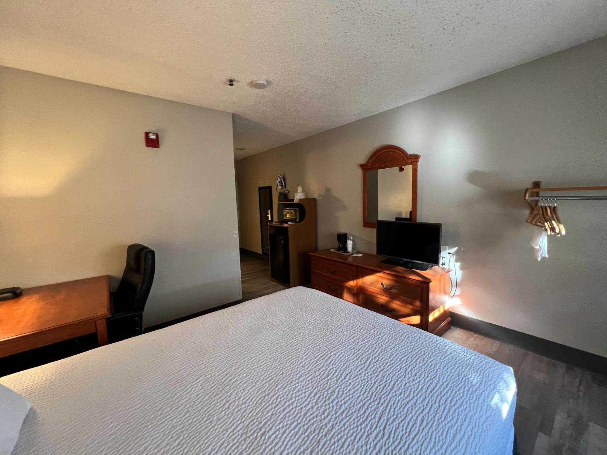 Antelope Inn & Suites Clearfield Екстериор снимка