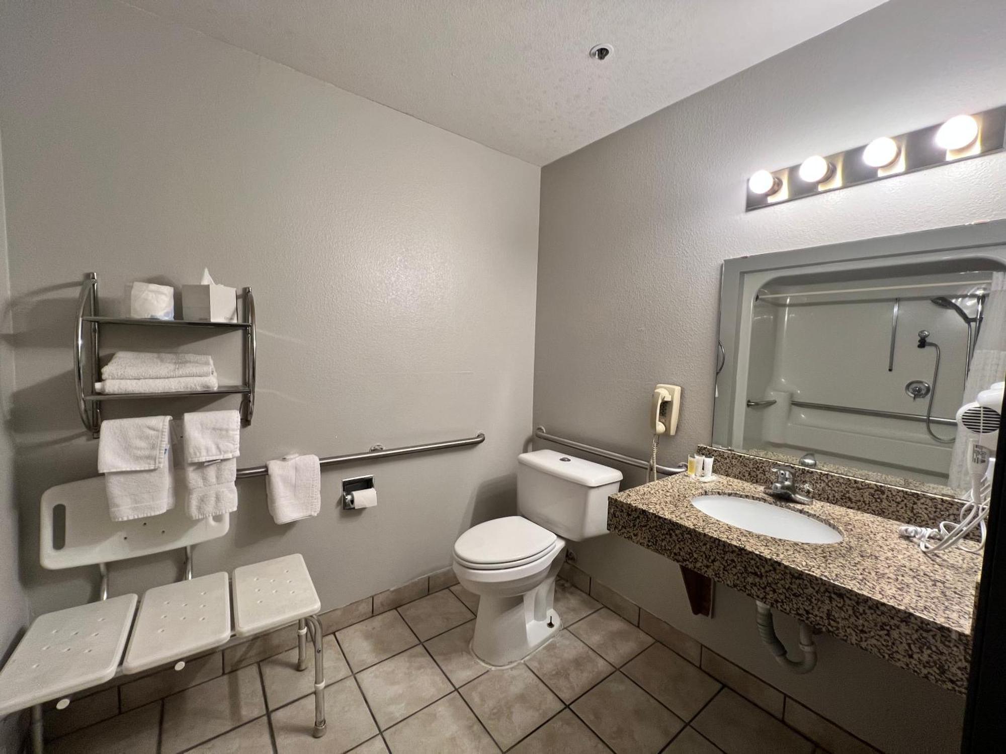 Antelope Inn & Suites Clearfield Екстериор снимка