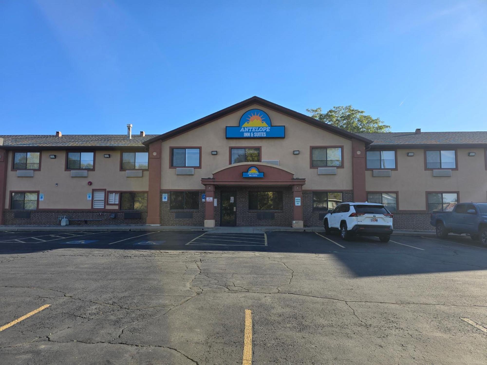 Antelope Inn & Suites Clearfield Екстериор снимка